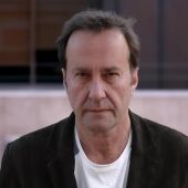 Nos citamos en la Librería Cronopios de Pontevedra con Marcos Giralt Torrente para presentar su nueva novela: “Los Ilusionistas”