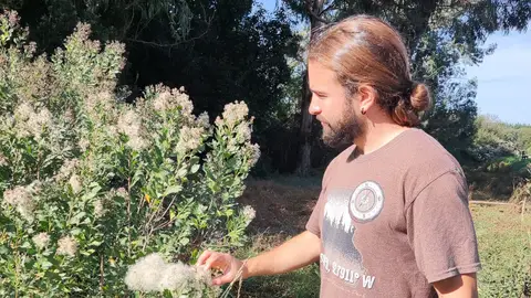 Adrián Lázaro ha estudiado la proliferación de especies invasoras Adrián Lázaro ha estudiado la proliferación de especies invasoras