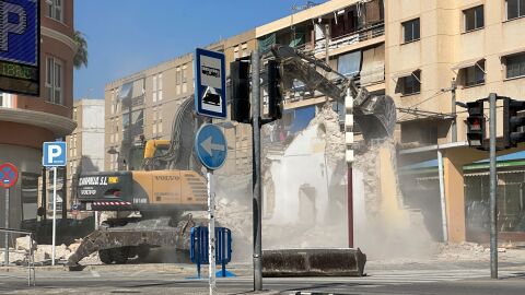 La antigua estaci&oacute;n del tren de La Creuta desaparece para crear una calle peatonal