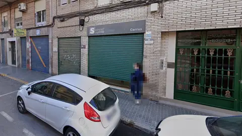 Oficina del servicio publico de empleo en el entorno de la Plaza Madrid de Elche. Oficina del servicio publico de empleo en el entorno de la Plaza Madrid de Elche.