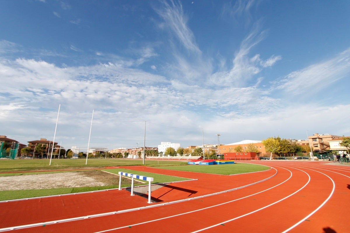 Se invertirá 2,2 millones de euros en la reforma integral de instalaciones deportivas y prevé licitar otros 2 millones en mejoras Se invertirá 2,2 millones de euros en la reforma integral de instalaciones deportivas y prevé licitar otros 2 millones en mejoras