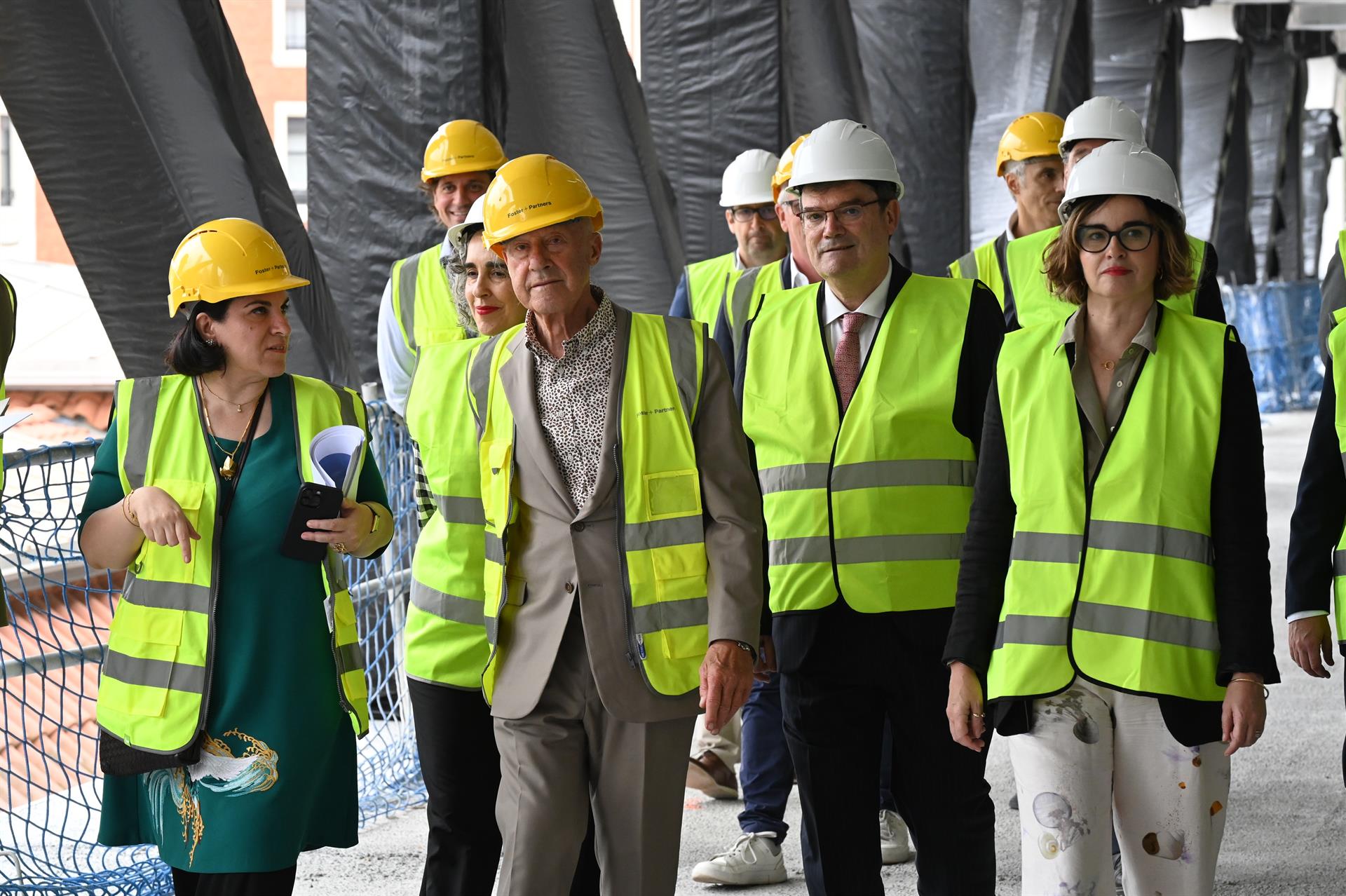 Norman Foster ensalza el «gran trabajo» desarrollado en su visita a las obras del Bellas Artes Norman Foster ensalza el «gran trabajo» desarrollado en su visita a las obras del Bellas Artes