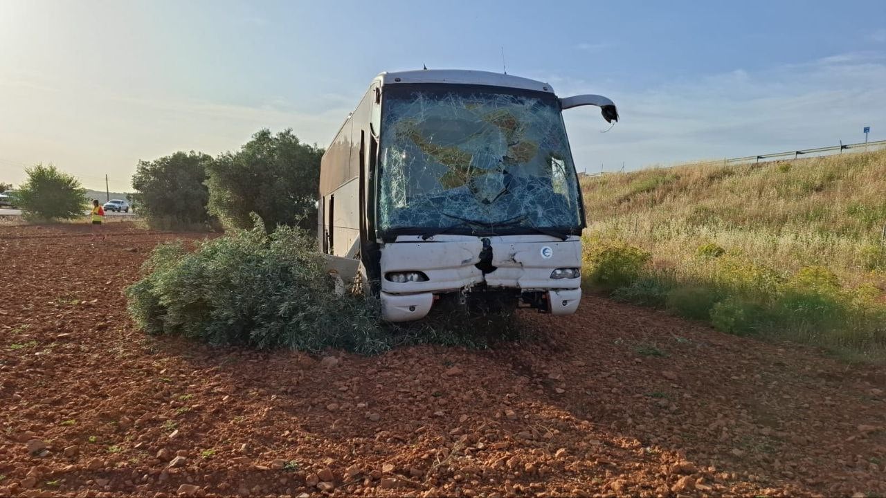 Herido el conductor de un autobús escolar en un accidente ocurrido en Pozuelo de Calatrava Herido el conductor de un autobús escolar en un accidente ocurrido en Pozuelo de Calatrava