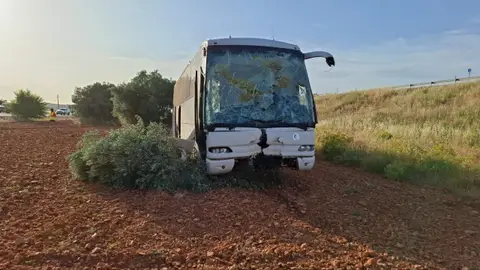 Autobús escolar accidentado en Pozuelo de Calatrava Autobús escolar accidentado en Pozuelo de Calatrava