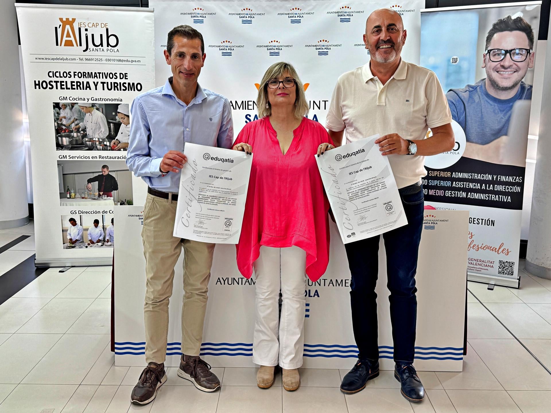 El IES Cap de l’Aljub de Santa Pola consigue acreditar su modelo educativo con dos sellos ISO El IES Cap de l’Aljub de Santa Pola consigue acreditar su modelo educativo con dos sellos ISO