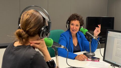 Carmina Ballester, alcaldesa de Onda, en los estudios de Onda Cero Vila-real. 