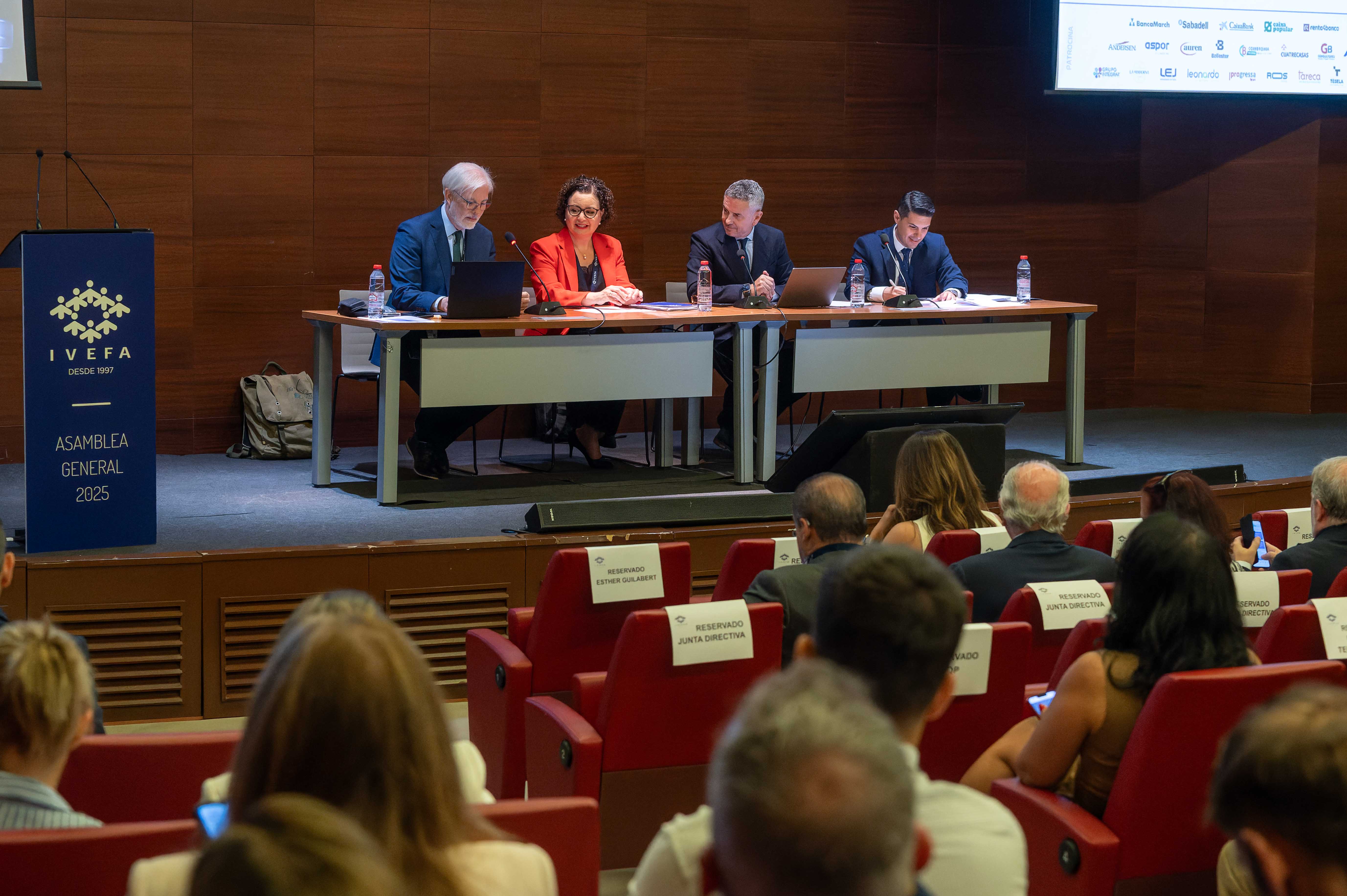 IVEFA reitera que algunas empresas afectadas por la DANA no pueden garantizar su continuidad IVEFA reitera que algunas empresas afectadas por la DANA no pueden garantizar su continuidad