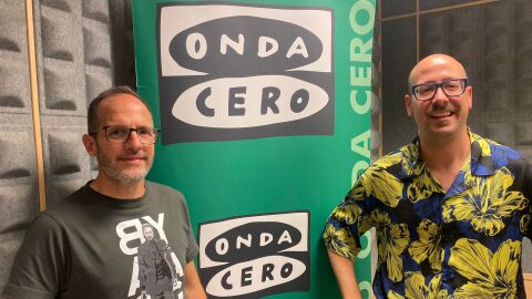Roberto Garc&iacute;a-Olivares y Alfredo, el doctor Tinieblas, creadores de Akelarre Cintas Malditas.
