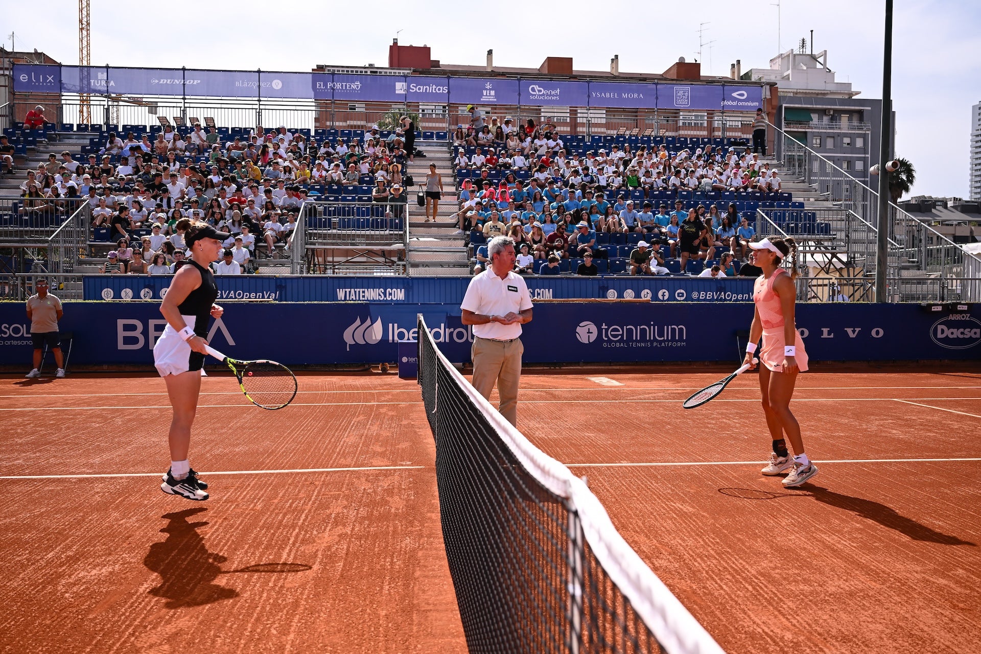 El debut de las cabezas de serie del BBVA Open Internacional de Valencia, llena las gradas del Sporting Club El debut de las cabezas de serie del BBVA Open Internacional de Valencia, llena las gradas del Sporting Club