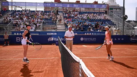 El debut de las cabezas de serie del BBVA Open Internacional de Valencia, llena las gradas del Sporting Club El debut de las cabezas de serie del BBVA Open Internacional de Valencia, llena las gradas del Sporting Club