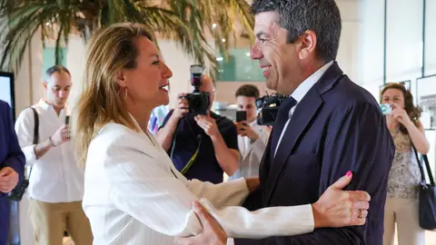 Carrasco sobre gestión de Mazón de la dana: "Ha sido valiente y ha ligado su futuro a la reconstrucción" Carrasco sobre gestión de Mazón de la dana: "Ha sido valiente y ha ligado su futuro a la reconstrucción"