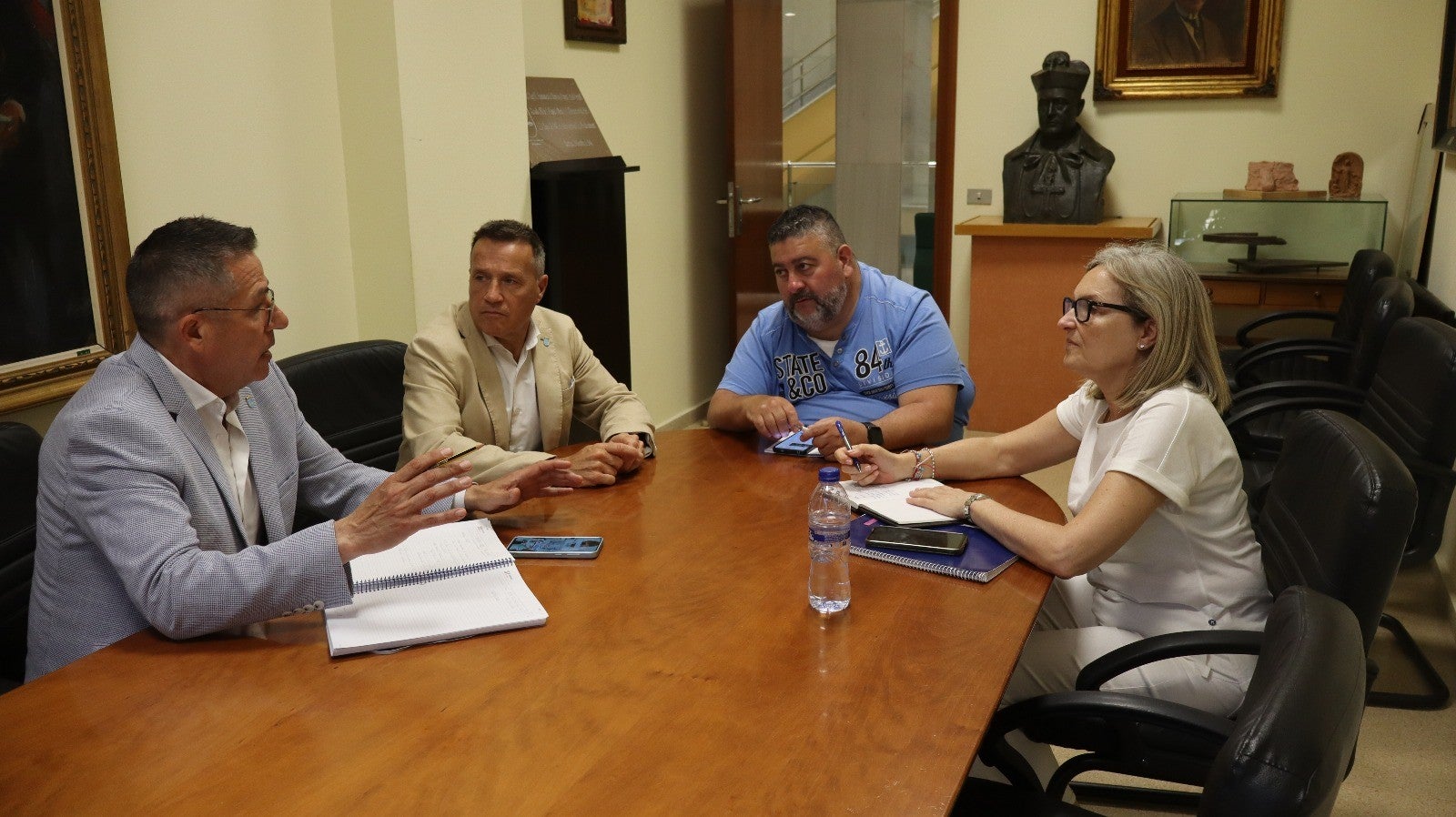 Burriana y el colectivo de personas con discapacidad acuerdan las necesidades para mejorar la accesibilidad Burriana y el colectivo de personas con discapacidad acuerdan las necesidades para mejorar la accesibilidad