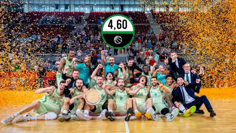 La plantilla del Betis Baloncesto celebra el ascenso a la ACB. La plantilla del Betis Baloncesto celebra el ascenso a la ACB.