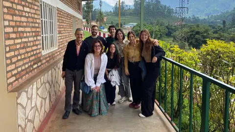 Participantes en el programa de voluntariado de la UMH en Ruanda. Participantes en el programa de voluntariado de la UMH en Ruanda.