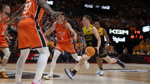 Imagen del partido Valencia- La Laguna Tenerife