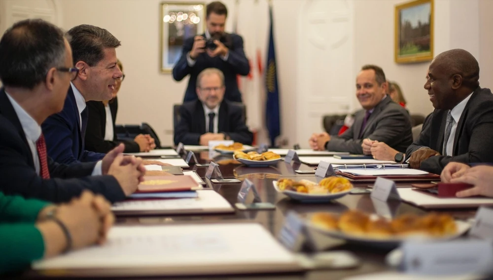 Reunión entre UE, España y Reino Unido para cerrar el futuro de Gibraltar Reunión entre UE, España y Reino Unido para cerrar el futuro de Gibraltar