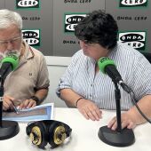 El edil de Urbanismo de la Vila Joiosa repsa los detalles de las obras del puente sobre el Amadorio.
