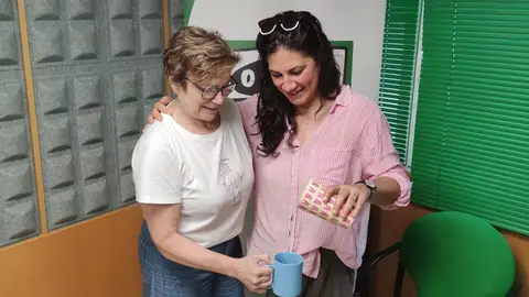 Ana Santos de "De vella a bell" e África Rodriguez, co-found Espacio Arroelo Coñecemos o proxecto de Rural Hackers NGO