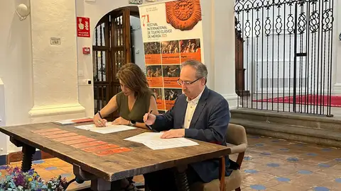 Paradores y el Festival Internacional de Teatro Clásico de Mérida promocionan la cultura y el patrimonio histórico Paradores y el Festival Internacional de Teatro Clásico de Mérida promocionan la cultura y el patrimonio histórico