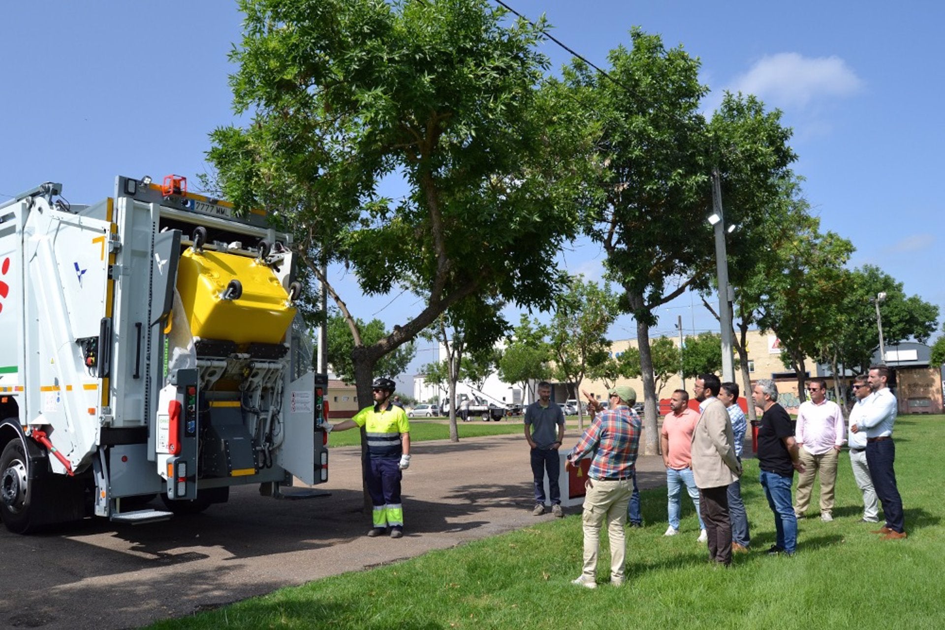 Cinco municipios de las Vegas Bajas del Guadiana cuentan con nuevos vehículos de Promedio para recogida de residuos Cinco municipios de las Vegas Bajas del Guadiana cuentan con nuevos vehículos de Promedio para recogida de residuos