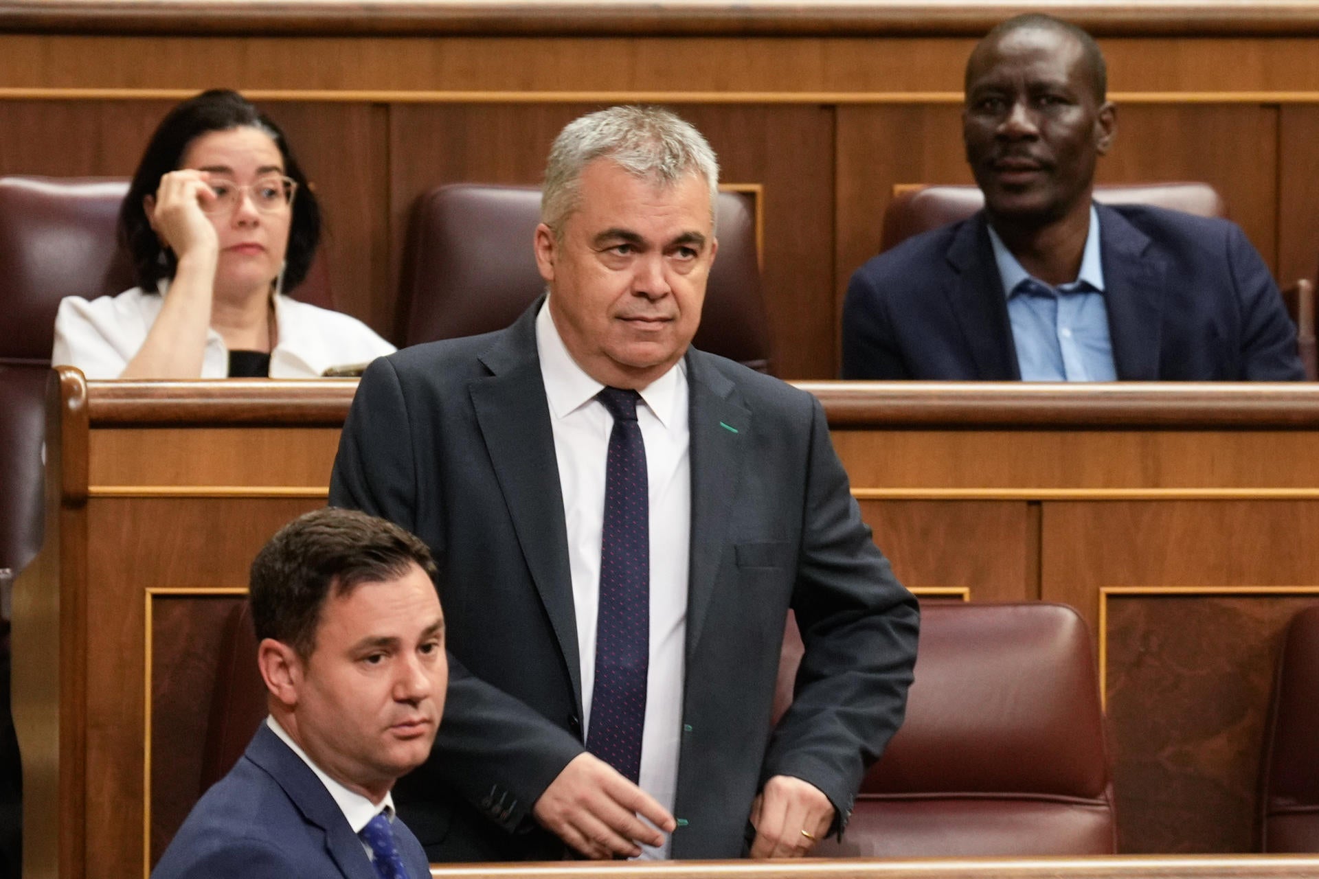 El Supremo ofrece a Santos Cerdán declarar voluntariamente ante los "consistentes indicios" hallados en su contra El Supremo ofrece a Santos Cerdán declarar voluntariamente ante los "consistentes indicios" hallados en su contra