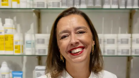 Mercedes Migoya López en la Farmacia Migoya que regenta en Oviedo Mercedes Migoya López en la Farmacia Migoya que regenta en Oviedo
