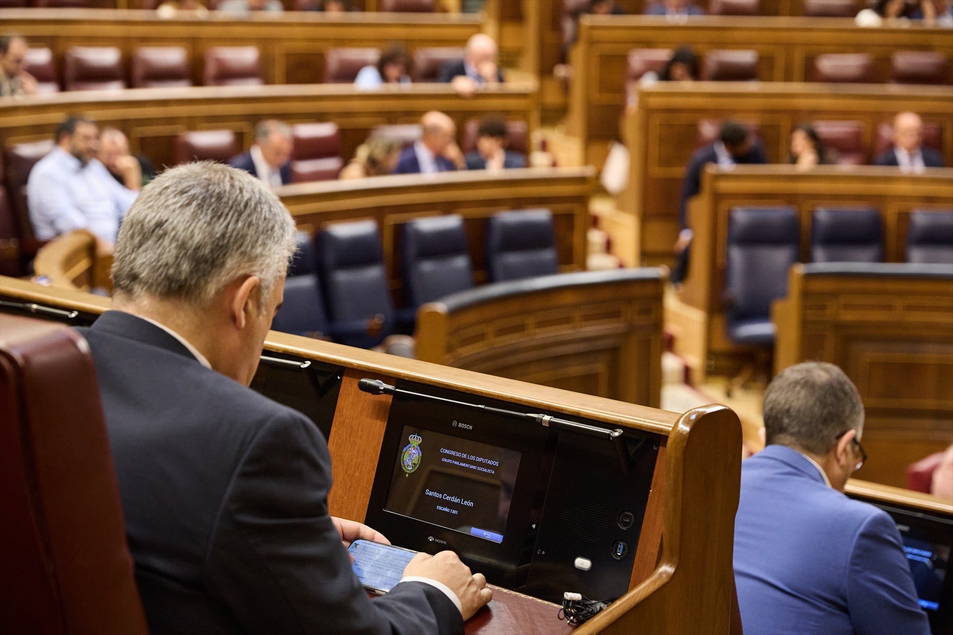 Onda Cero accede al informe de la UCO que implica a Santos Cerdán: "Se encargaba presuntamente de gestionar los pagos" Onda Cero accede al informe de la UCO que implica a Santos Cerdán: "Se encargaba presuntamente de gestionar los pagos"