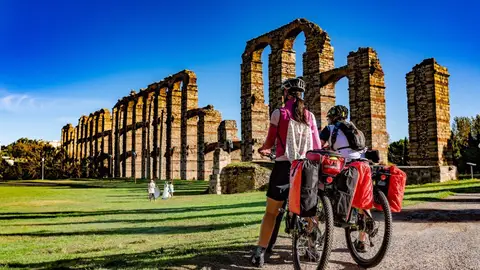 Extremadura colabora con una campaña de turismo activo para atraer viajeros desde Alemania, Austria y Suiza Extremadura colabora con una campaña de turismo activo para atraer viajeros desde Alemania, Austria y Suiza