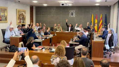 El poble contra els partits El poble contra els partits