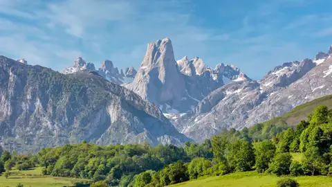 Mirador del Picu Urriellu en los Picos de Europa Mirador del Picu Urriellu en los Picos de Europa
