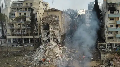 Área residencial dañada en Israel tras un ataque de Irán. Área residencial dañada en Israel tras un ataque de Irán.