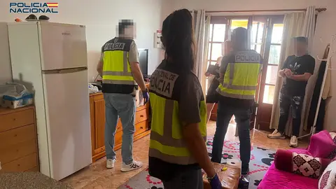 Detención en Fuerteventura del cabeza de la organización que cobraba 4000 euros por migrante a cambio de trasladarlos en neumáticas hasta Canarias Detención en Fuerteventura del cabeza de la organización que cobraba 4000 euros por migrante a cambio de trasladarlos en neumáticas hasta Canarias