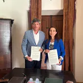 Ruth Merino firma en Villajoyosa la cesión de los antiguos juzgados Ruth Merino firma en Villajoyosa la cesión de los antiguos juzgados