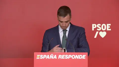 Pedro Sánchez en su comparecencia en Ferraz El momento viral que ha dejado la comparecencia de Sánchez: "Son las cinco y no he comido..."