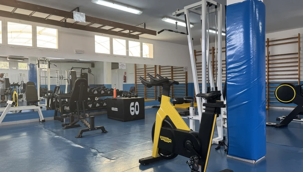 Se han añadido protecciones en espacios como gimnasios y piscinas, pensando especialmente en la seguridad infantil Se han añadido protecciones en espacios como gimnasios y piscinas, pensando especialmente en la seguridad infantil