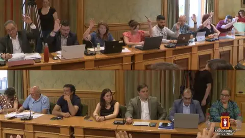 Uno de los momentos de la votación del grupo socialista y Cuenca en Marcha, que han rechazado las enmiendas presentadas Uno de los momentos de la votación del grupo socialista y Cuenca en Marcha, que han rechazado las enmiendas presentadas