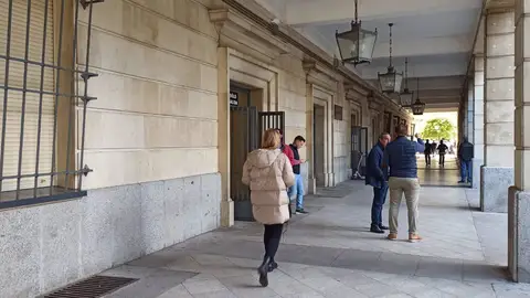 A prisión sin fianza los cuatro detenidos por el apuñalamiento mortal del polígono Calonge A prisión sin fianza los cuatro detenidos por el apuñalamiento mortal del polígono Calonge