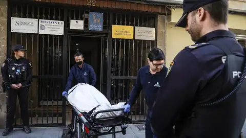 Archivo - Varios agentes de la Policía Nacional tras el crimen - Archivo - Varios agentes de la Policía Nacional tras el crimen -