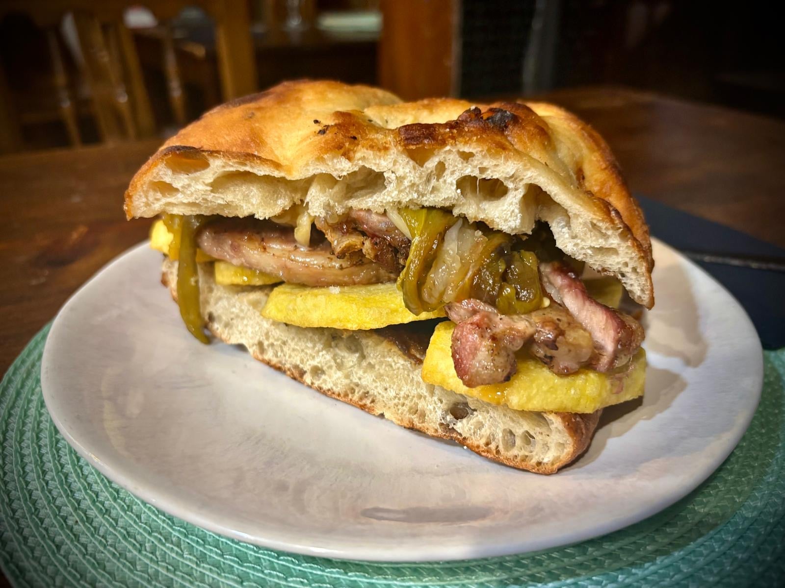 El Paquito, el bocadillo de ternasco que triunfa en toda España El Paquito, el bocadillo de ternasco que triunfa en toda España