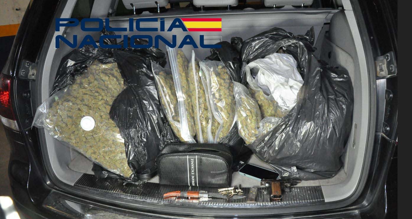 Ingresa en prisión un hombre detenido en Mérida con más de 16 kilos de marihuana y una pistola en su vehículo Ingresa en prisión un hombre detenido en Mérida con más de 16 kilos de marihuana y una pistola en su vehículo