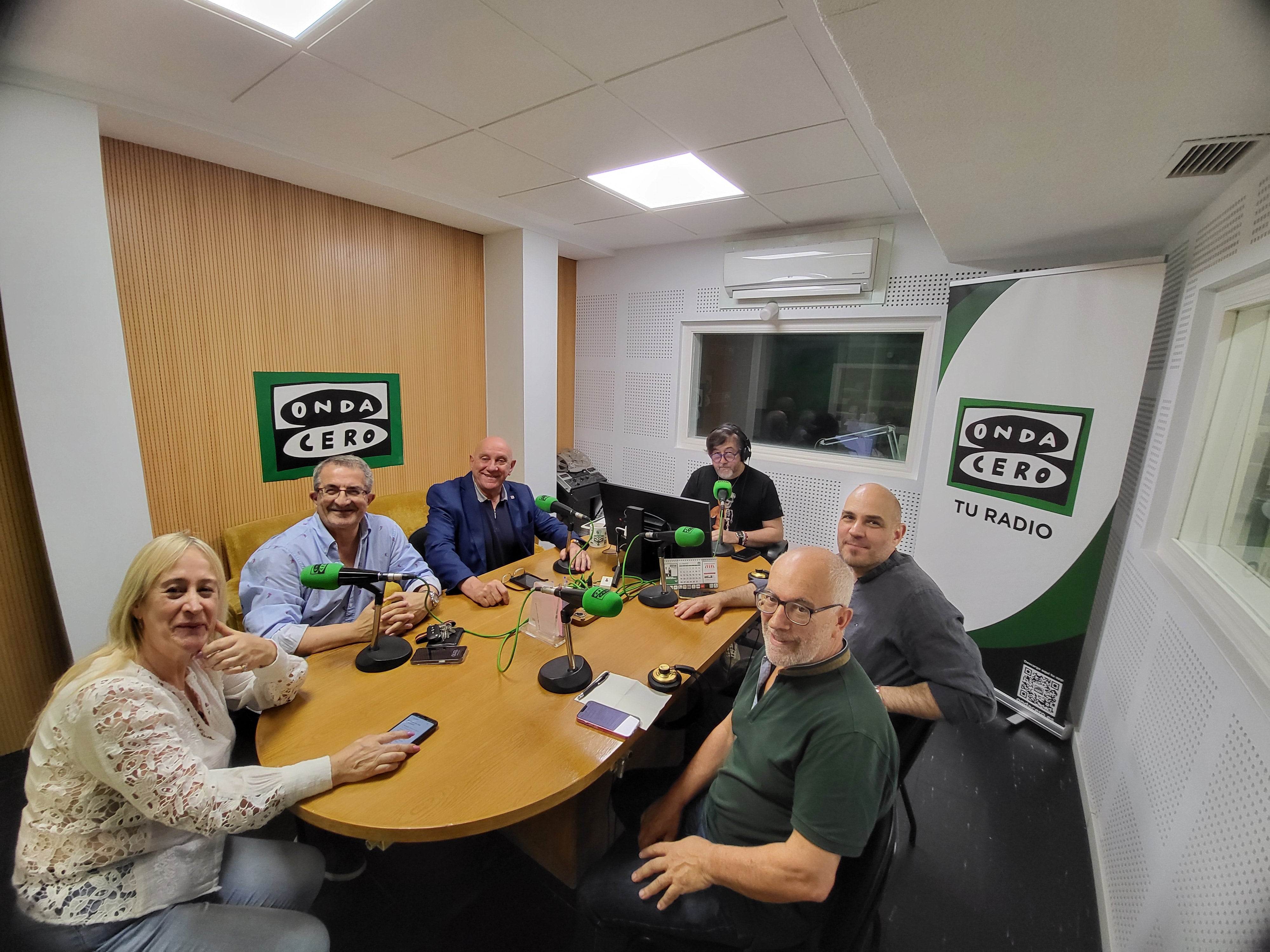 Tertulia de "Locos por Incordiar" a actualidade local e nacional Tertulia de "Locos por Incordiar" a actualidade local e nacional