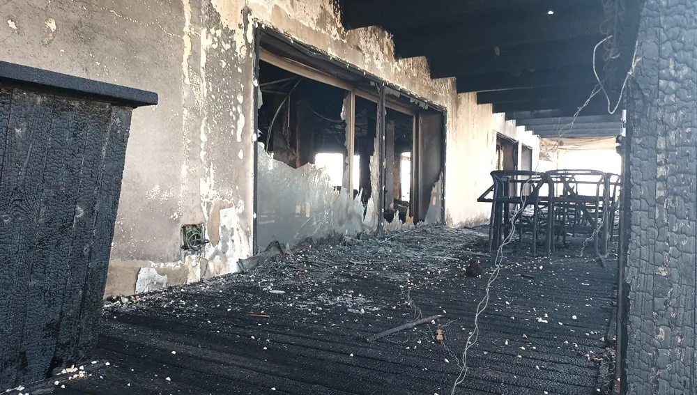 El incendio calcinó dos restaurantes y un local comercial El incendio calcinó dos restaurantes y un local comercial