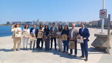 Campaña "San Xoán é a praia. Cóidaa", presentada en el Orzán Campaña "San Xoán é a praia. Cóidaa", presentada en el Orzán