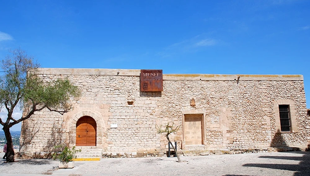 El Museo Arqueológico está en Dalt Vila, junto a la Catedral de Ibiza El Museo Arqueológico está en Dalt Vila, junto a la Catedral de Ibiza