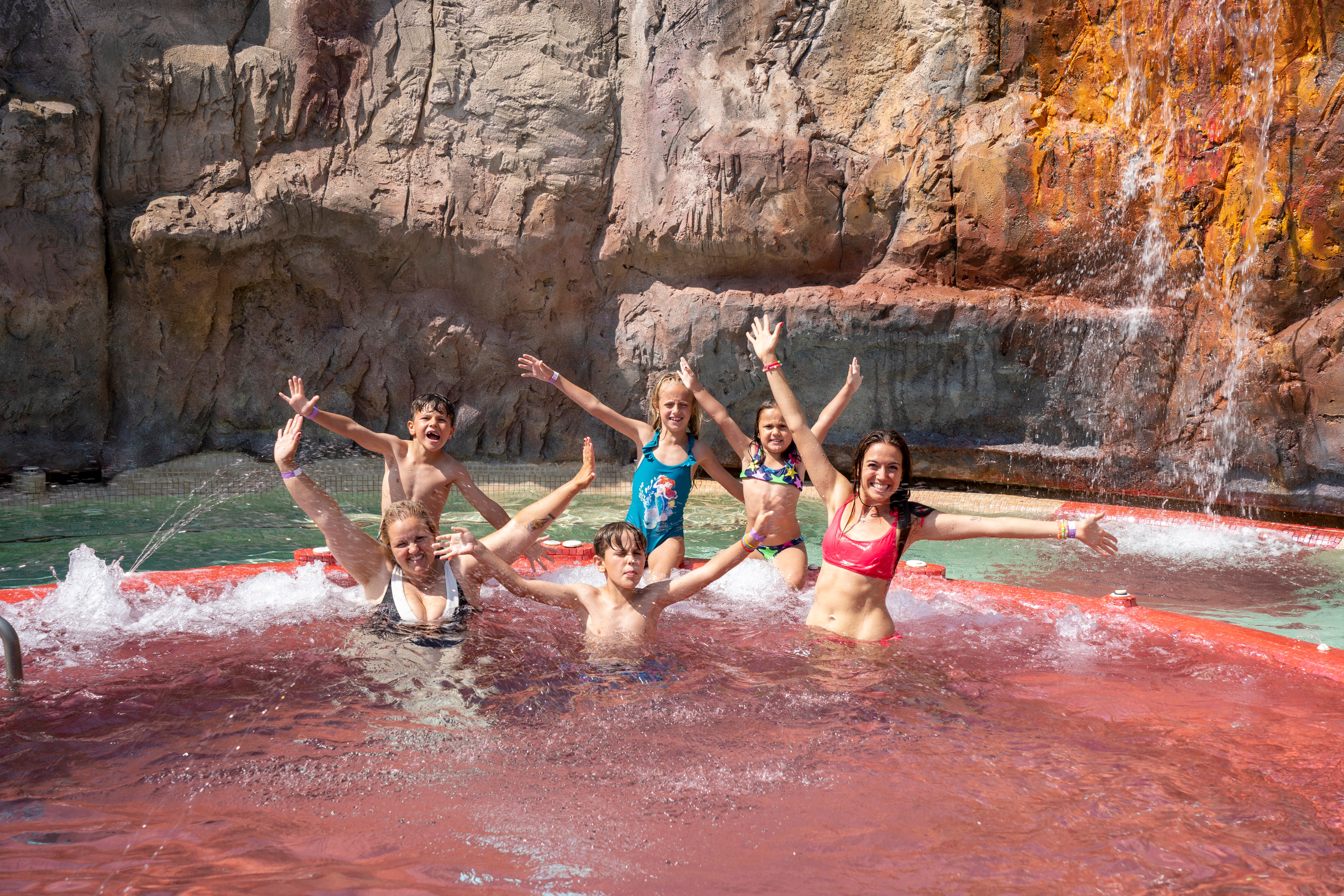 Aquópolis Cullera celebra sus 40 años con la reciente atracción MAGIC RACE y nuevos espacios de descanso Aquópolis Cullera celebra sus 40 años con la reciente atracción MAGIC RACE y nuevos espacios de descanso