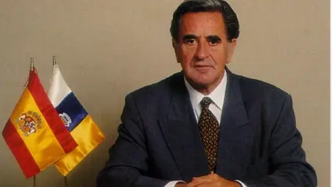 Manuel Hermoso, ex presidente del Gobierno de Canarias y fundador de Coalición Canaria fallecido el 17 de junio de 2025 Manuel Hermoso, ex presidente del Gobierno de Canarias y fundador de Coalición Canaria fallecido el 17 de junio de 2025