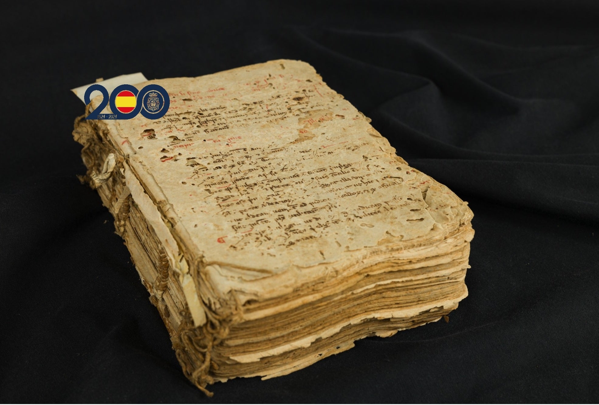La Policía Nacional recupera en Elche dos códices manuscritos de los siglos XIV y XVIII La Policía Nacional recupera en Elche dos códices manuscritos de los siglos XIV y XVIII