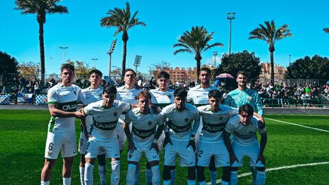 La plantilla del Ilicitano, antes de un partido esta temporada.