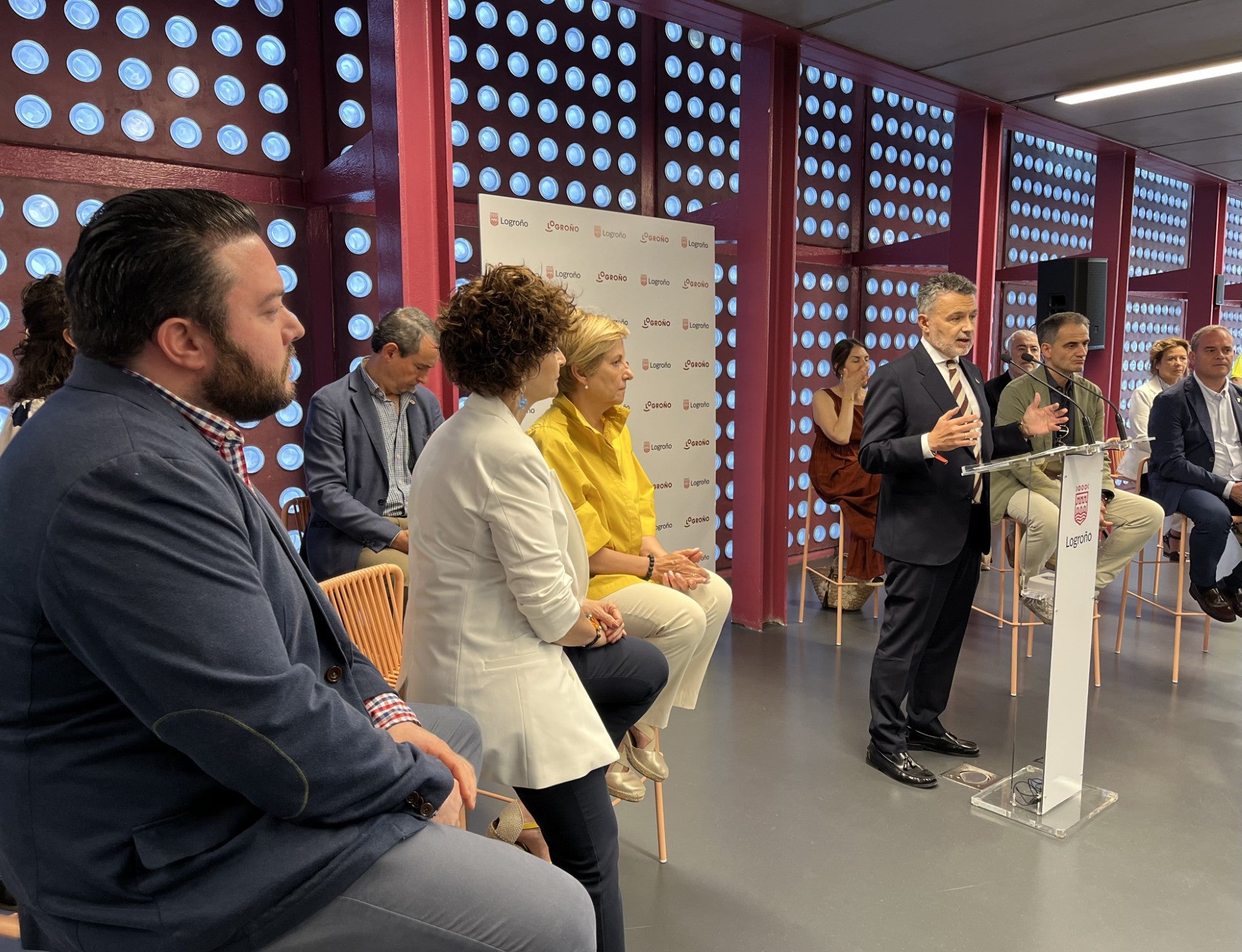 Escobar hace balance de sus dos primeros años al frente del Ayuntamiento de Logroño Escobar hace balance de sus dos primeros años al frente del Ayuntamiento de Logroño