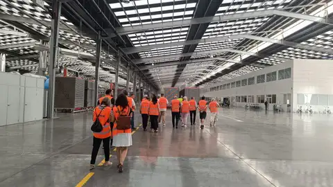 Profesionales británicos visitan el clúster cerámico de Castellón para conocer su innovación y sostenibilidad Profesionales británicos visitan el clúster cerámico de Castellón para conocer su innovación y sostenibilidad